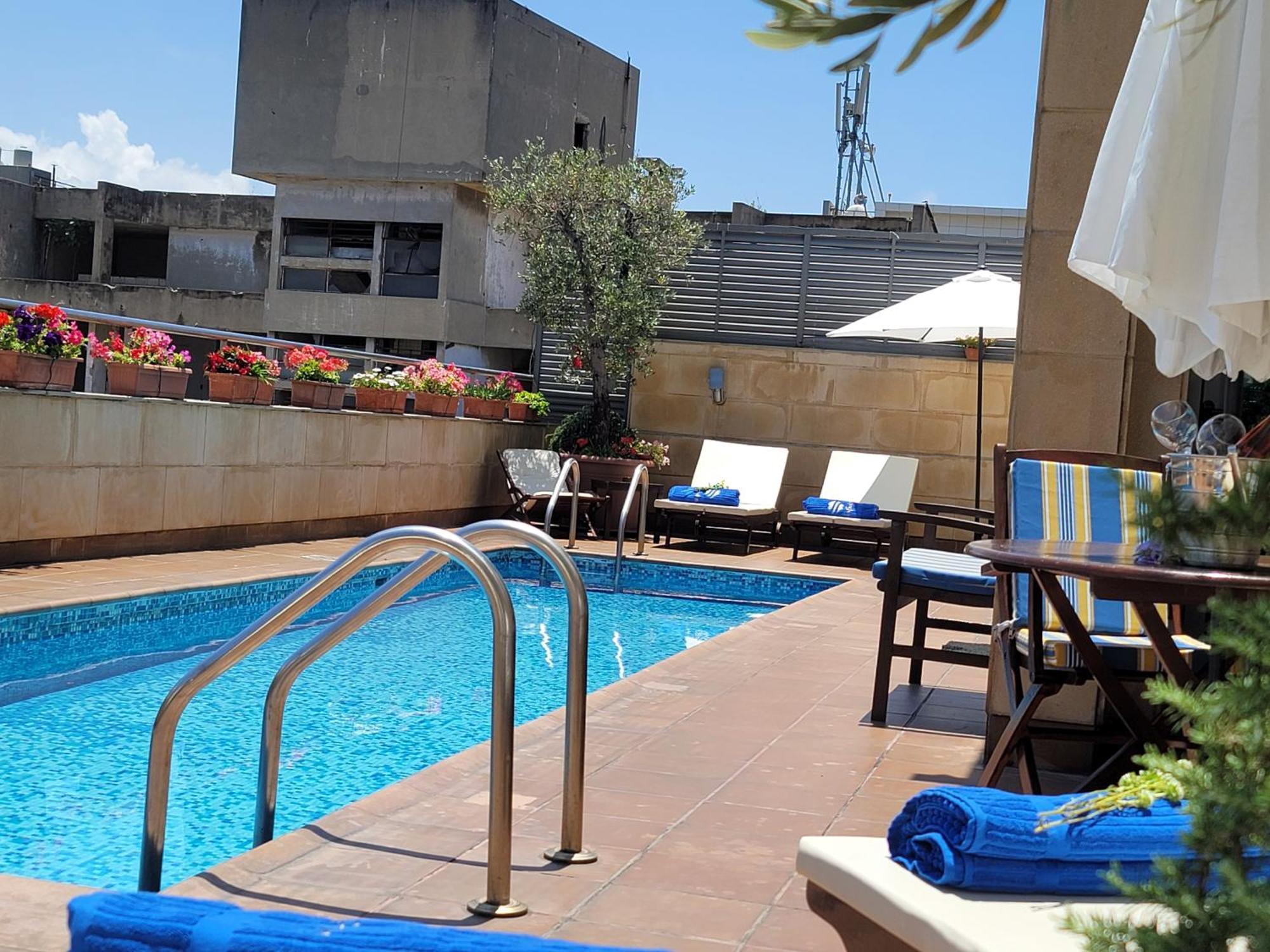 Sky Suites Beiroet Buitenkant foto