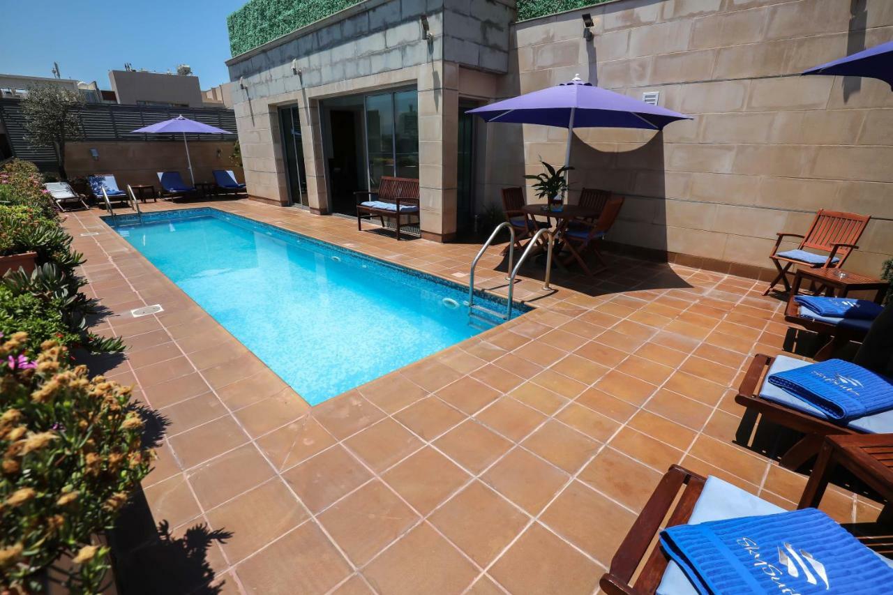 Sky Suites Beiroet Buitenkant foto